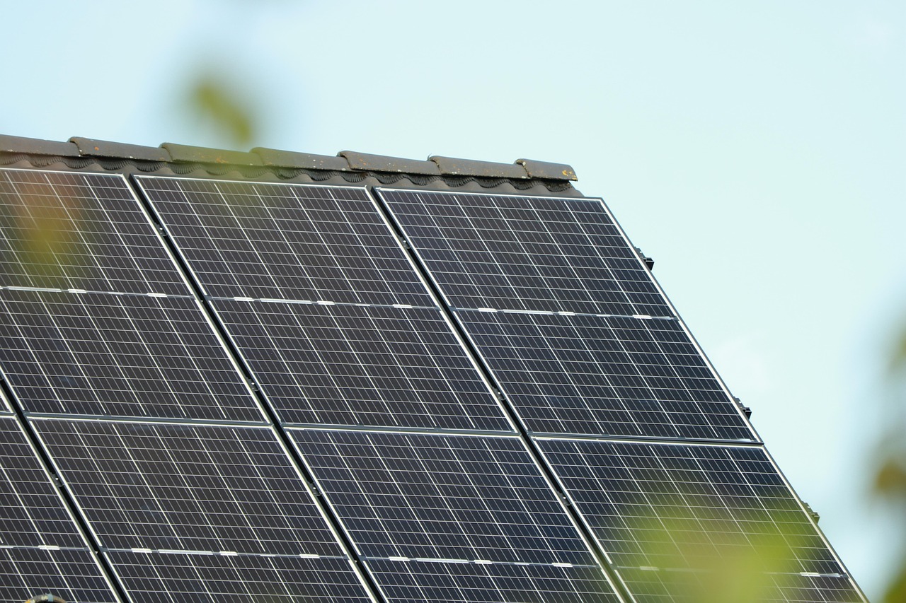 découvrez les avantages de l'énergie solaire, une solution écologique et économique pour alimenter votre maison et réduire votre empreinte carbone.