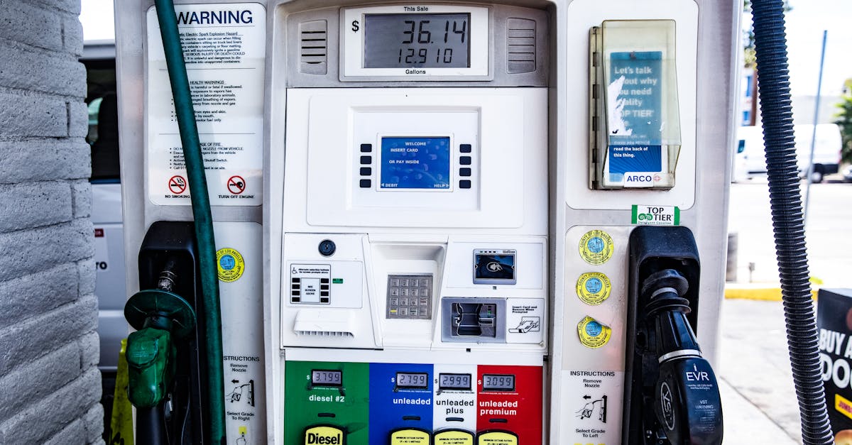découvrez les enjeux et défis des combustibles fossiles, leur impact sur l'environnement et les économies mondiales. apprenez comment la transition énergétique vers des alternatives durables peut préserver notre planète.