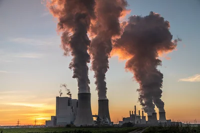 Japon : Plongée au plus bas historique des émissions de gaz à effet de serre, quelles stratégies innovantes expliquent ce succès ?