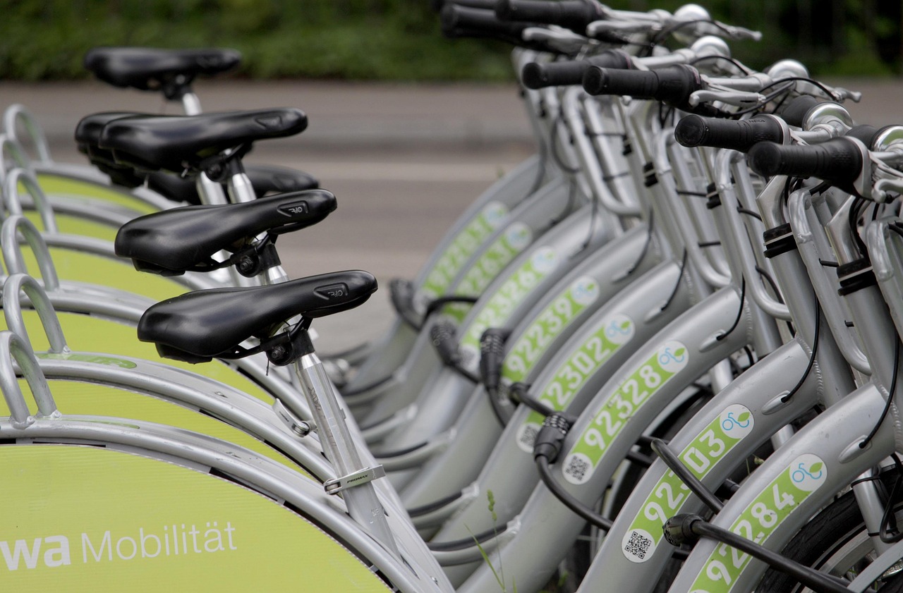 Bisikloù révolutionne la mobilité avec son service de location de vélos électriques accessible à tous